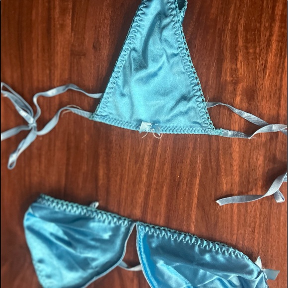 Silk bra and pantie set - Picture 5 of 6